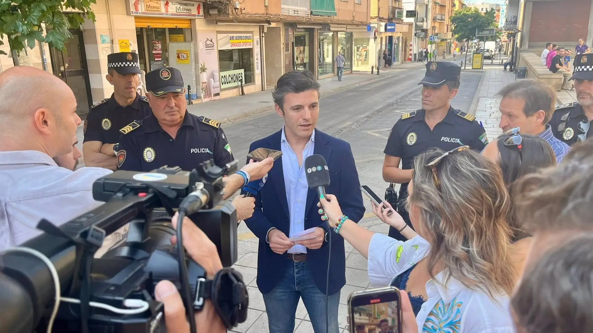 El Ayuntamiento de Granada activa los nuevos turnos de Policía Local con refuerzo para los fines de semana