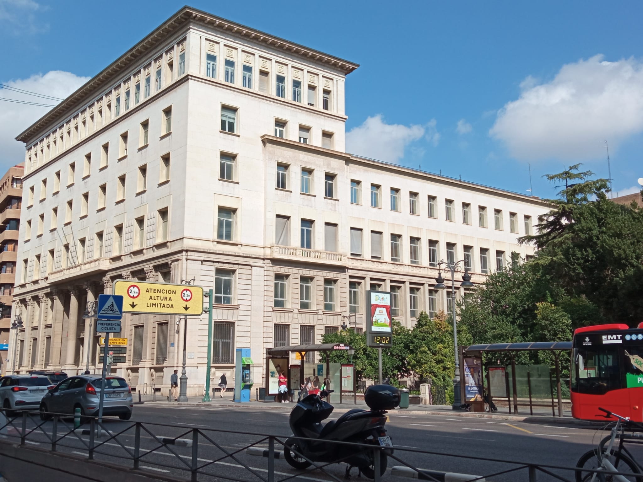 El antiguo edificio de Hacienda en el centro de València cumple 8 años cerrado y sin uso El antiguo edificio de Hacienda en el centro de València cumple 8 años cerrado y sin uso