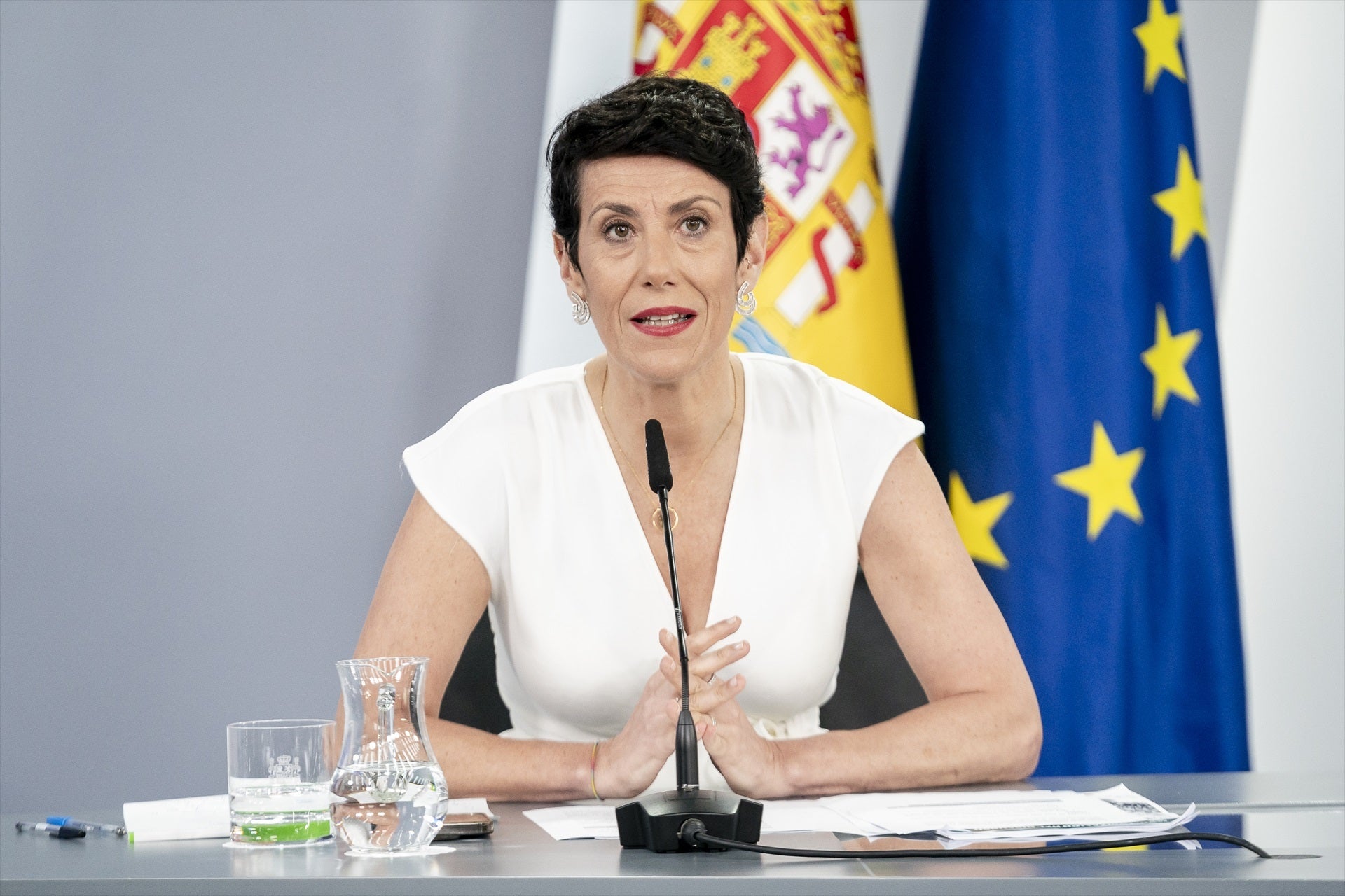 Elma Saiz no confirma si Cataluña participará en la acogida de migrantes y arremete contra el PP Elma Saiz no confirma si Cataluña participará en la acogida de migrantes y arremete contra el PP