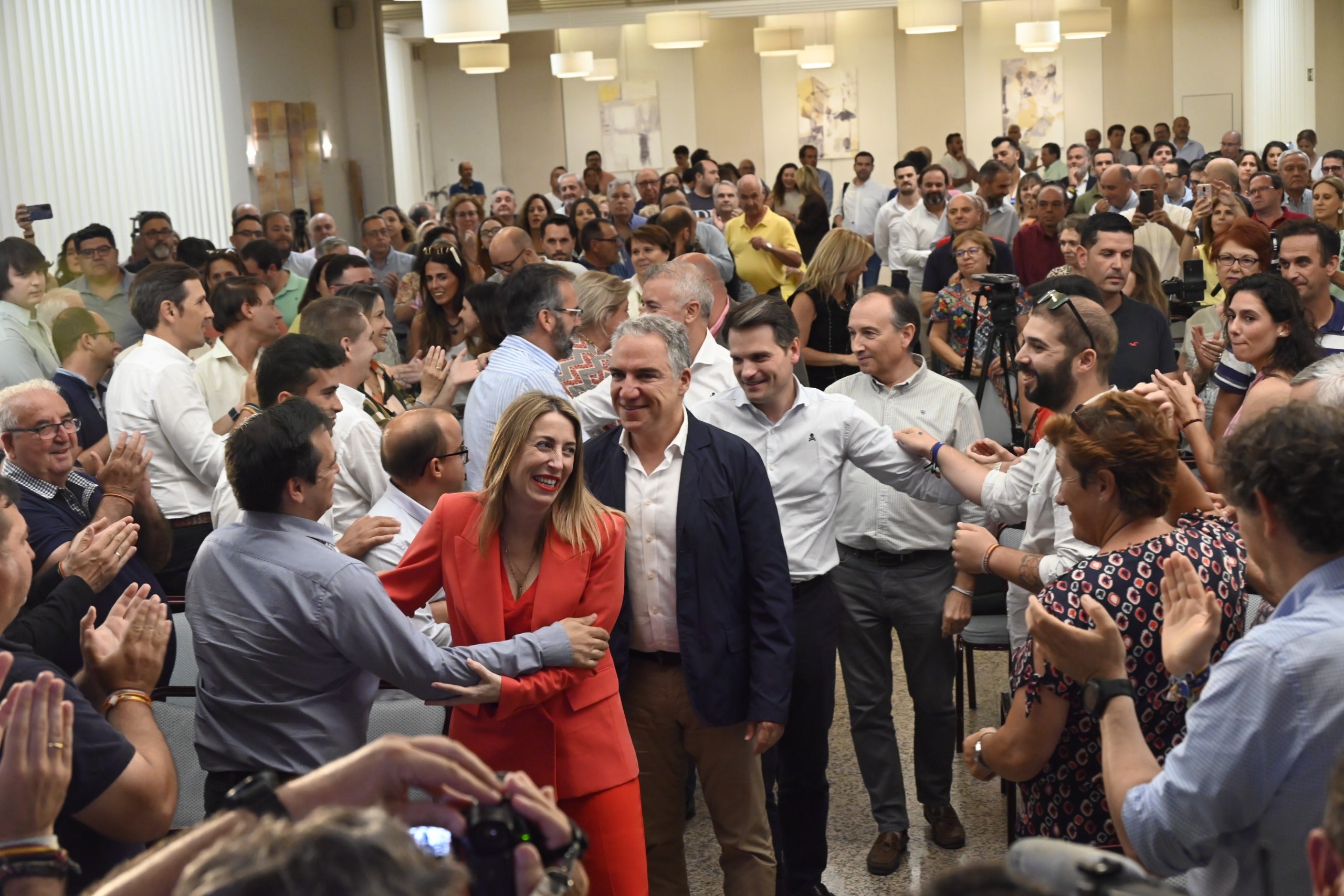 El PP celebra su comité regional defendiendo que Extremadura es hoy una región más próspera que hace un año El PP celebra su comité regional defendiendo que Extremadura es hoy una región más próspera que hace un año