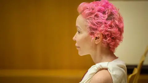 Angela Dobrowolski nega que volgués matar Josep Maria Mainat i assegura que va fer “tot el possible” per salvar-li la vida Angela Dobrowolski nega que volgués matar Josep Maria Mainat i assegura que va fer “tot el possible” per salvar-li la vida