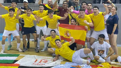 El equipo de fútsal de la US celebrando el título ONDA CERO El equipo de fútsal de la US celebrando el título ONDA CERO
