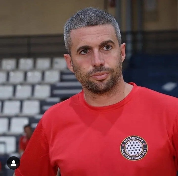 Un "segundo" de Primera: Isidre Pérez será el ayudante de Carballeira en el banquillo del TM Benidorm Un "segundo" de Primera: Isidre Pérez será el ayudante de Carballeira en el banquillo del TM Benidorm
