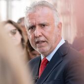 El ministro de Política Territorial y Memoria Democrática, Ángel Víctor Torres, ofrece declaraciones a los medios