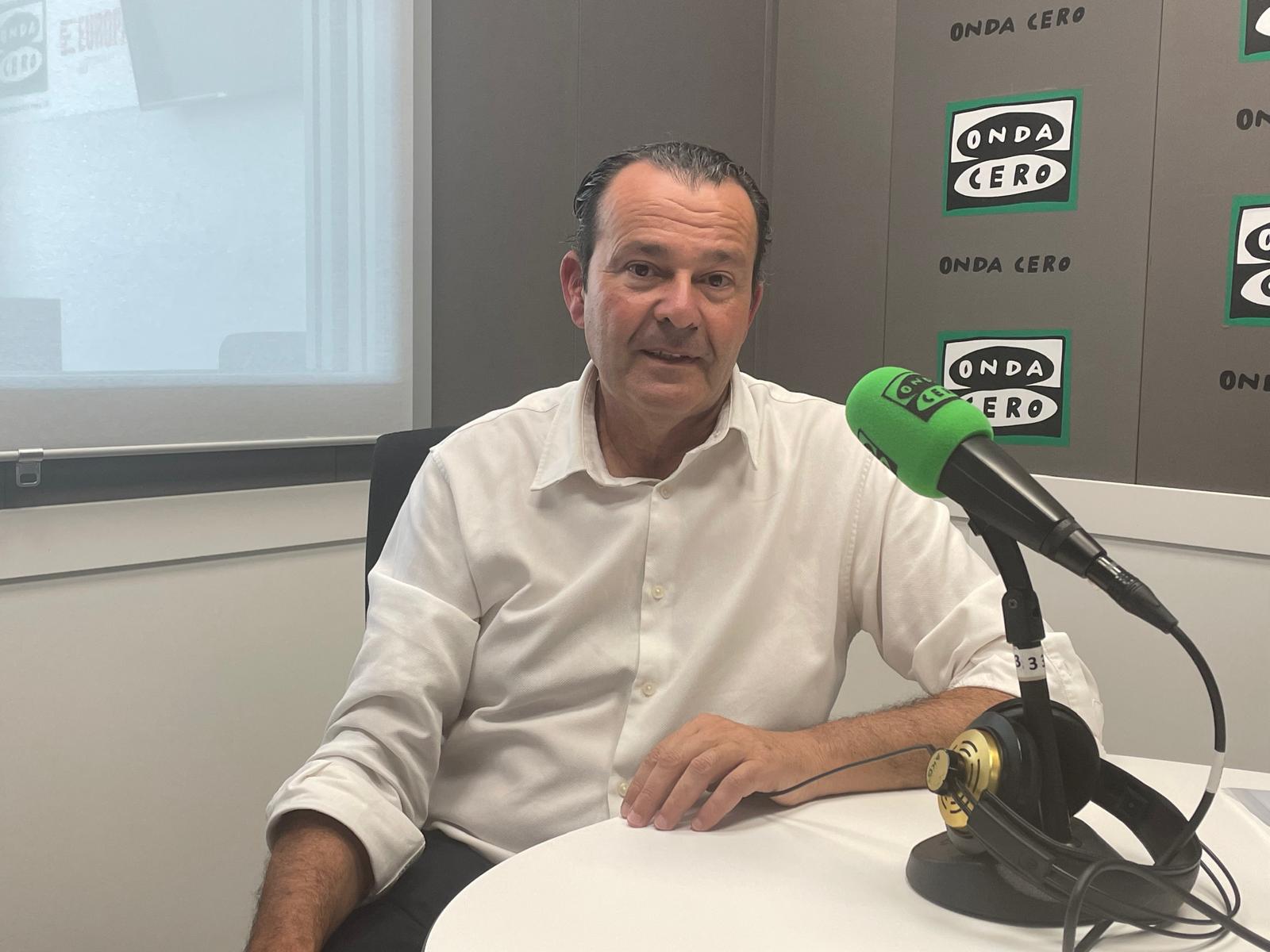 Paco Pérez Buigues explica los pormenores del pleno de Julio de la Vila Joiosa Paco Pérez Buigues explica los pormenores del pleno de Julio de la Vila Joiosa