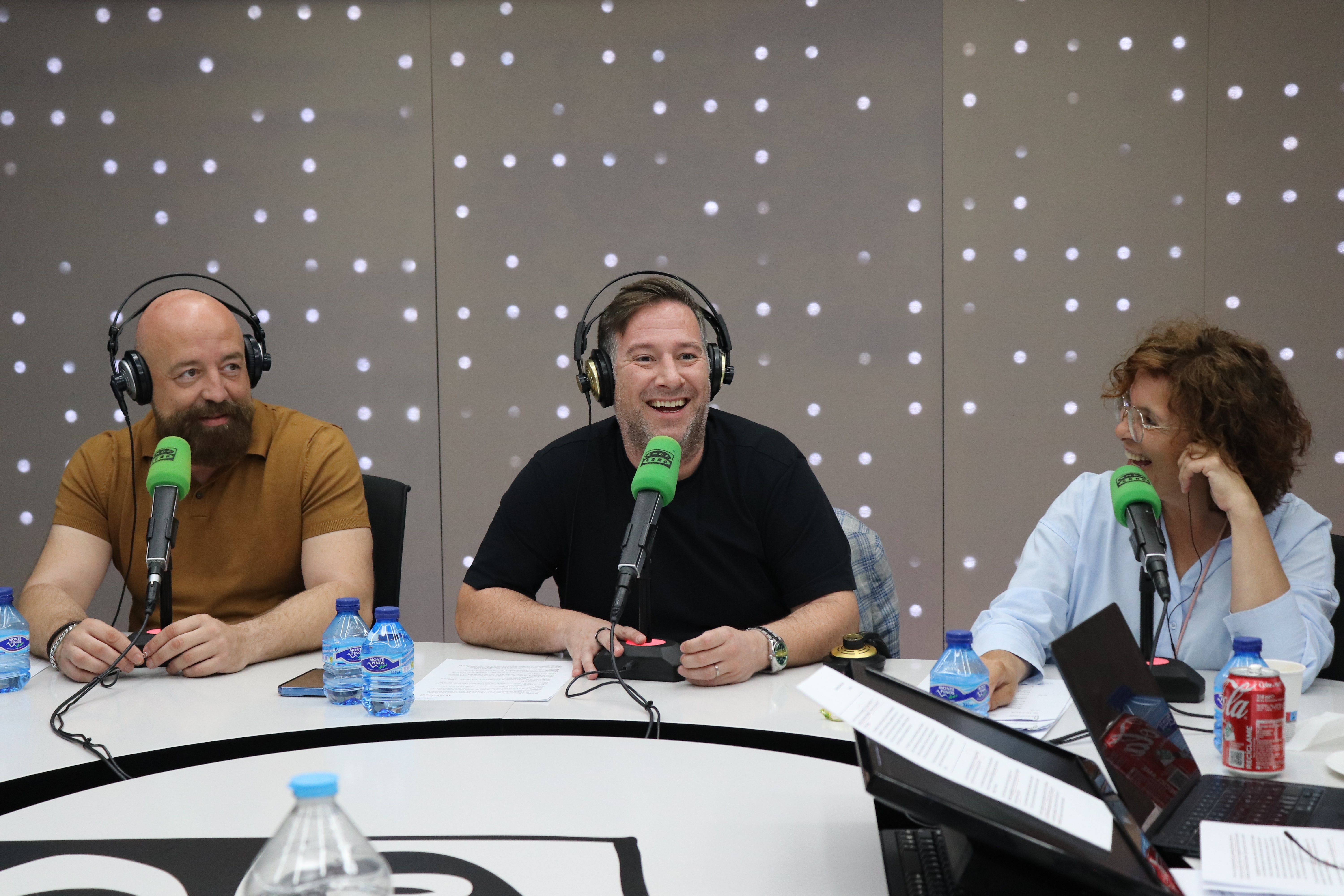 Latre vuelve a 'Más de uno' para celebrar sus 25 años de carrera: "Vamos ahora a por otros 25 años" Latre vuelve a 'Más de uno' para celebrar sus 25 años de carrera: "Vamos ahora a por otros 25 años"