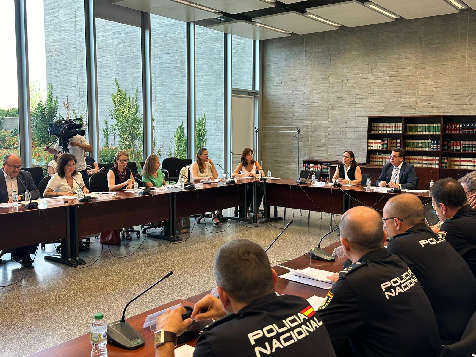 El 112 de Extremadura coordinará la atención a las víctimas de violencia sexual con los nuevos Centros de Crisis 24 Horas El 112 de Extremadura coordinará la atención a las víctimas de violencia sexual con los nuevos Centros de Crisis 24 Horas