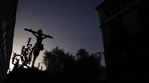 El Cristo del Cachorro, que participará en la procesión de diciembre, durante el último Santo Entierro Magno. El Cristo del Cachorro, que participará en la procesión de diciembre, durante el último Santo Entierro Magno.