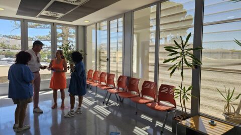 Visita del alcalde al centro de salud de La Vila recientemente