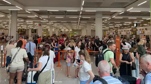 Retrasos en el aeropuerto de Palma Retrasos en el aeropuerto de Palma por el fallo de Microsoft.