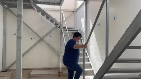 Marta Llinares recorre el castillo Marta Llinares recorre el castillo