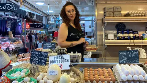 Lorena, trabajadora del Mercado Central de Valencia Lorena, trabajadora del Mercado Central de Valencia