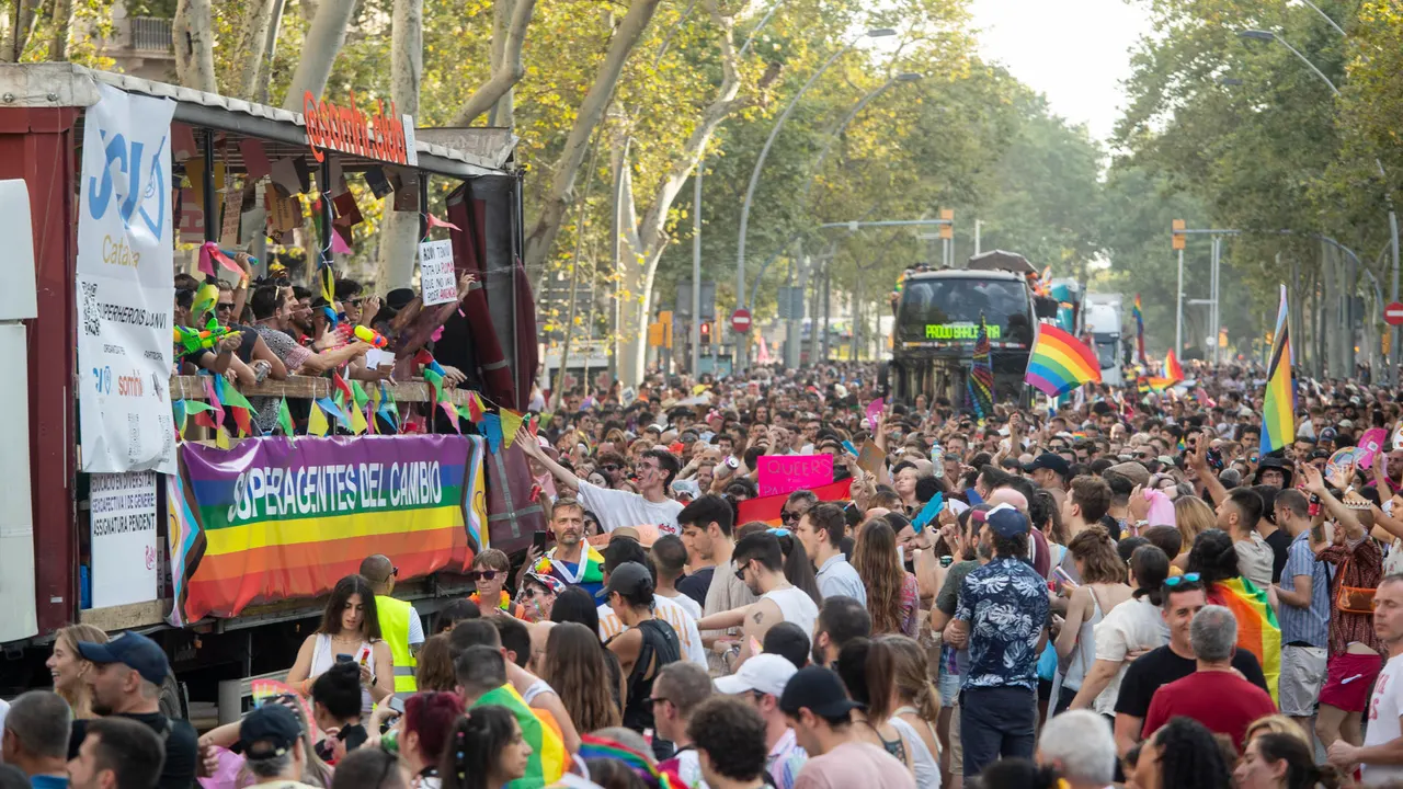 Cerca de 120.000 personas celebran el Pride en Barcelona