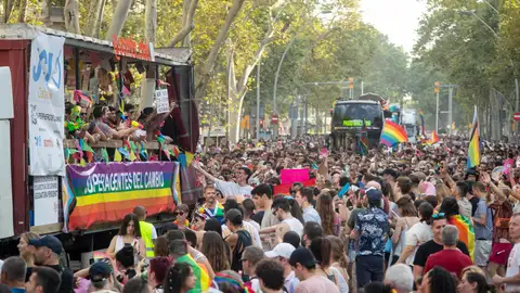 Cerca de 120.000 personas celebran el Pride en Barcelona Cerca de 120.000 personas celebran el Pride en Barcelona