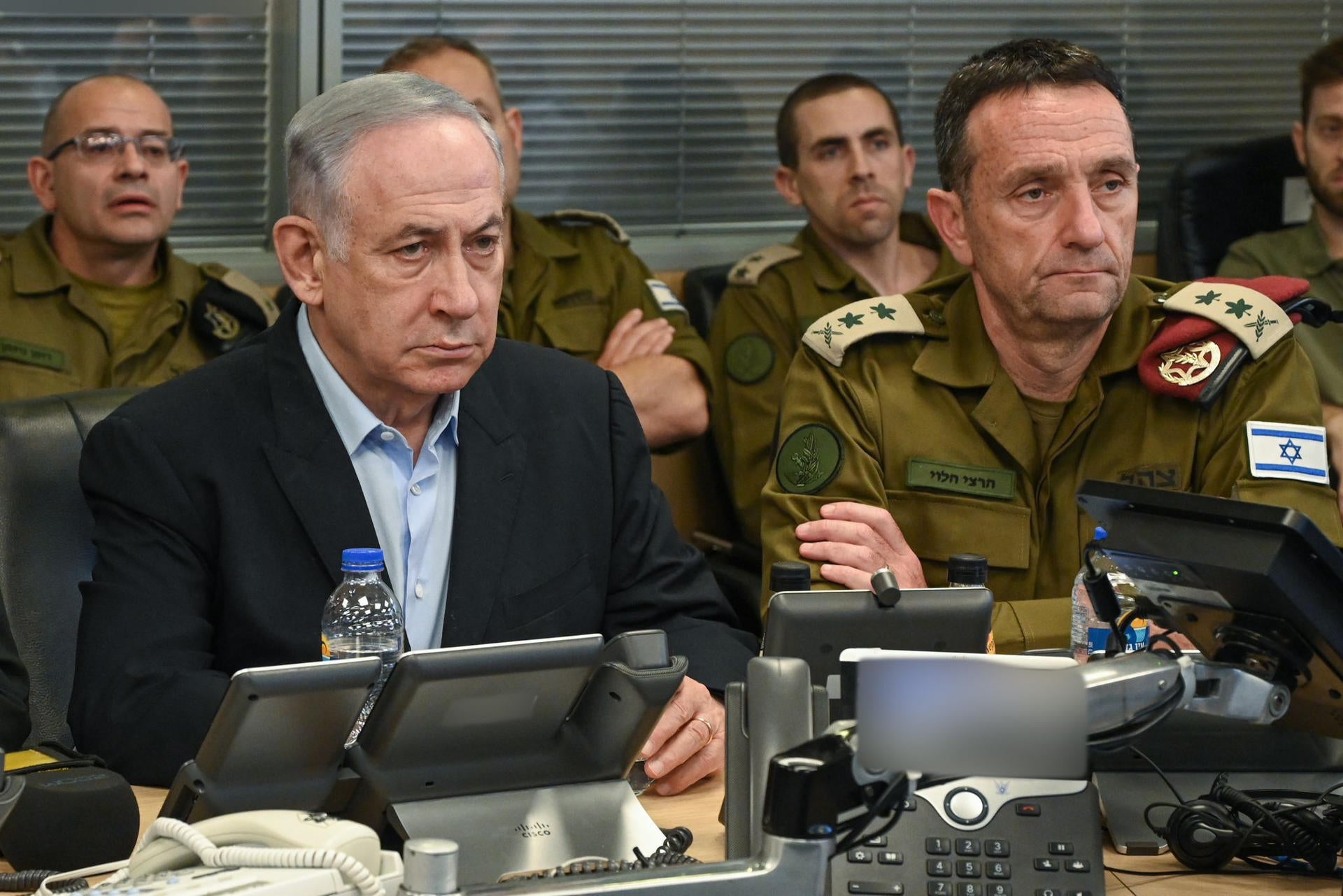 Netanyahu avisa tras el ataque en Yemen: "No hay lugar al que no llegue el largo brazo de Israel" Netanyahu avisa tras el ataque en Yemen: "No hay lugar al que no llegue el largo brazo de Israel"