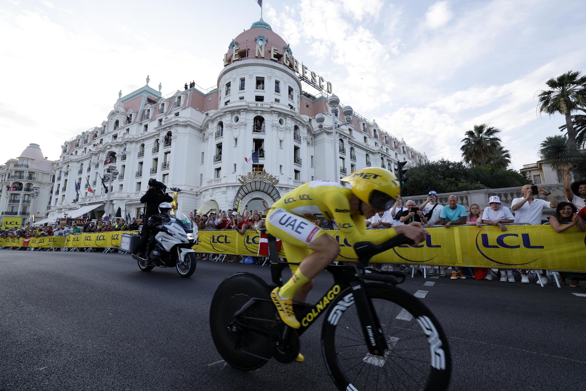 Pogacar gana por tercera vez el Tour y suma en la última su sexta victoria de etapa Pogacar gana por tercera vez el Tour y suma en la última su sexta victoria de etapa