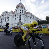 Pogacar gana por tercera vez el Tour y suma en la última su sexta victoria de etapa Pogacar gana por tercera vez el Tour y suma en la última su sexta victoria de etapa