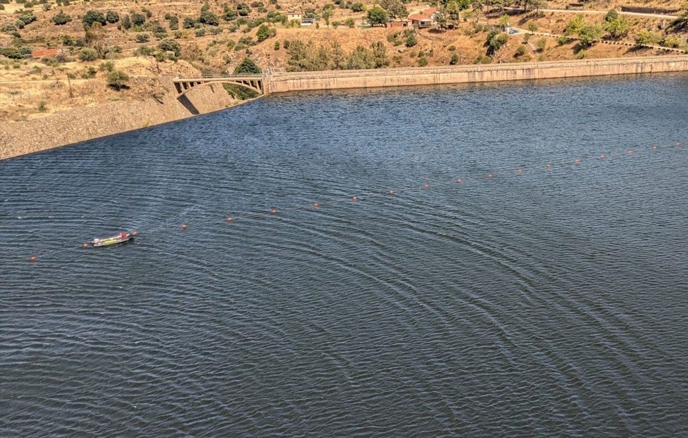 Continúa la búsqueda del joven que desapareció ayer en el embalse del Charco del Cura, en El Tiemblo Continúa la búsqueda del joven que desapareció ayer en el embalse del Charco del Cura, en El Tiemblo