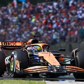 Piastri se aprovecha de la lucha Verstappen-Norris y logra en Hungría su primera victoria Piastri se aprovecha de la lucha Verstappen-Norris y logra en Hungría su primera victoria