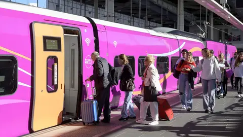 Renfe estrena los trenes Avlo a Galicia con billetes desde 7 euros Renfe estrena los trenes Avlo a Galicia con billetes desde 7 euros