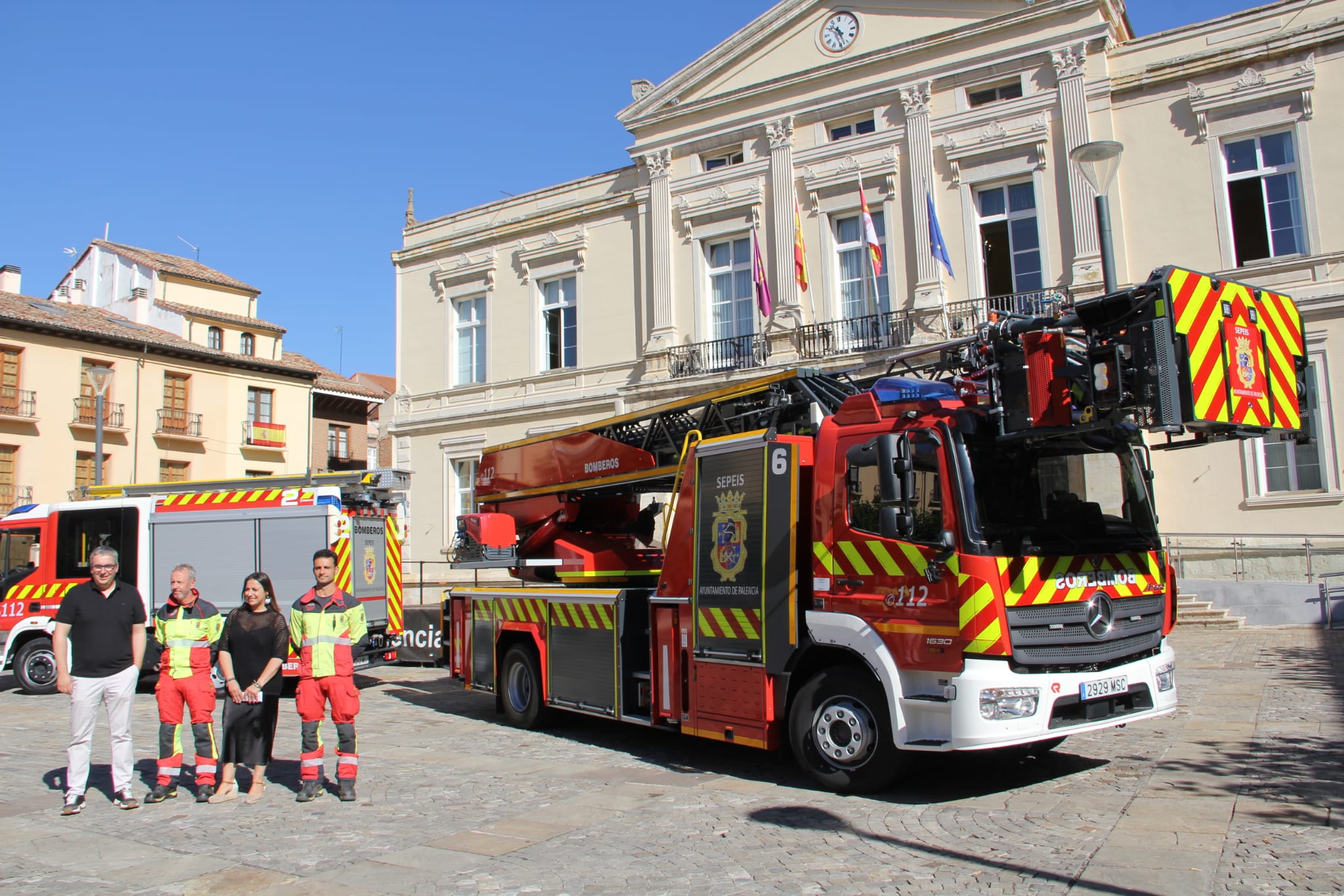 Una Bomba Urbana Ligera y una Autoescala modernizan la flota de vehículos del Servicio de Bomberos de Palencia Una Bomba Urbana Ligera y una Autoescala modernizan la flota de vehículos del Servicio de Bomberos de Palencia
