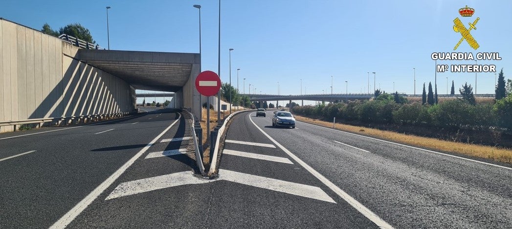 Investigan a un conductor que circulaba en sentido contrario por la A-43 en Ciudad Real Investigan a un conductor que circulaba en sentido contrario por la A-43 en Ciudad Real