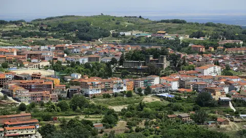 Oficios como la capa de higos, el despezonado de pimientos o el trabajo del mimbre vuelven a Jarandilla de la Vera Oficios como la capa de higos, el despezonado de pimientos o el trabajo del mimbre vuelven a Jarandilla de la Vera