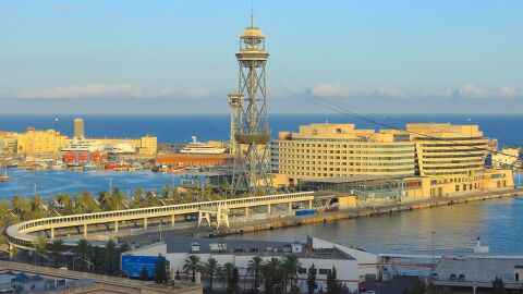 La dessalinitzadora que es farà al port de Barcelona podria no ser flotant sinó ancorada al fons de la infraestructura