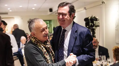 El presidente de la CEOE, Antonio Garamendi (d), y el secretario general de UGT, Pepe Álvarez (i), en una fotografía de archivo. El presidente de la CEOE, Antonio Garamendi (d), y el secretario general de UGT, Pepe Álvarez (i), en una fotografía de archivo.