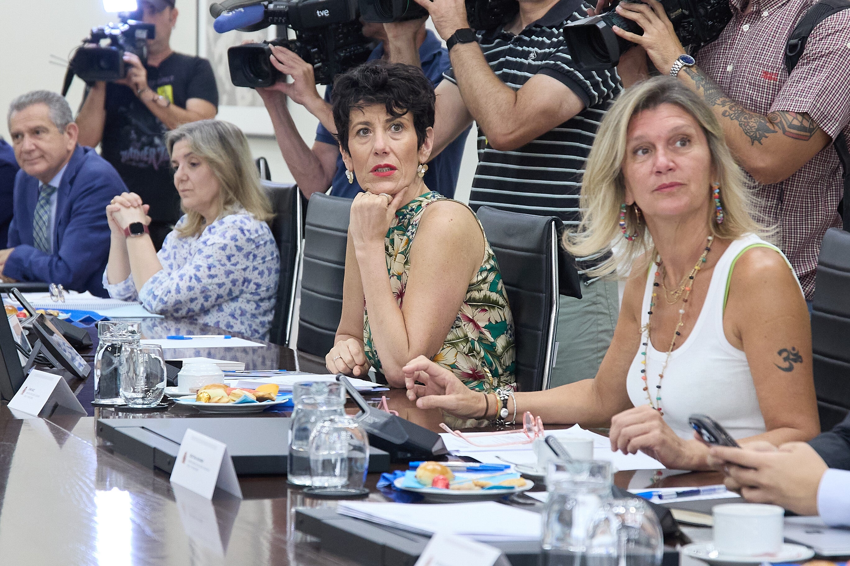 Choque entre Gobierno y oposición por la ley de extranjería: cuál es la propuesta y por qué el PP la rechaza Choque entre Gobierno y oposición por la ley de extranjería: cuál es la propuesta y por qué el PP la rechaza