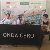 David Triguero y Natalia Llorente en el puesto de Onda Cero del Festival Internacional de Teatro Clásico de Almagro David Triguero y Natalia Llorente en el puesto de Onda Cero del Festival Internacional de Teatro Clásico de Almagro
