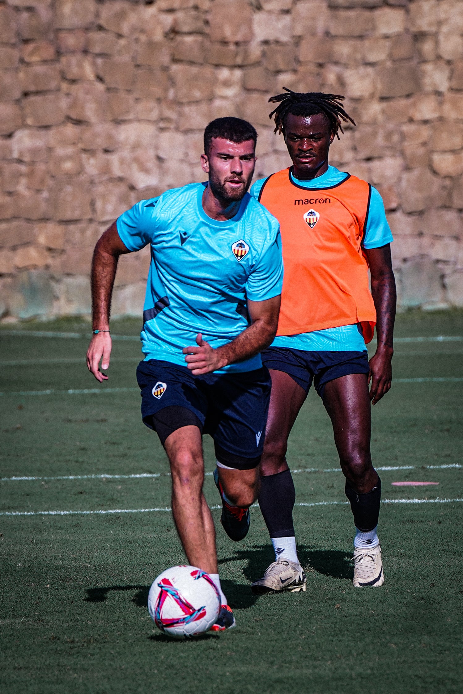 El Castellón inicia su concentración en Marbella con 25 jugadores y sin Jetro Willems El Castellón inicia su concentración en Marbella con 25 jugadores y sin Jetro Willems