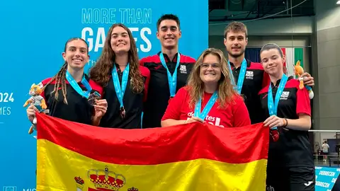 Bronce para la UMH de Elche en bádminton en los Juegos Universitarios Europeos de Hungría Primera vez que la UMH consigue medalla en unos juegos universitarios europeos.
