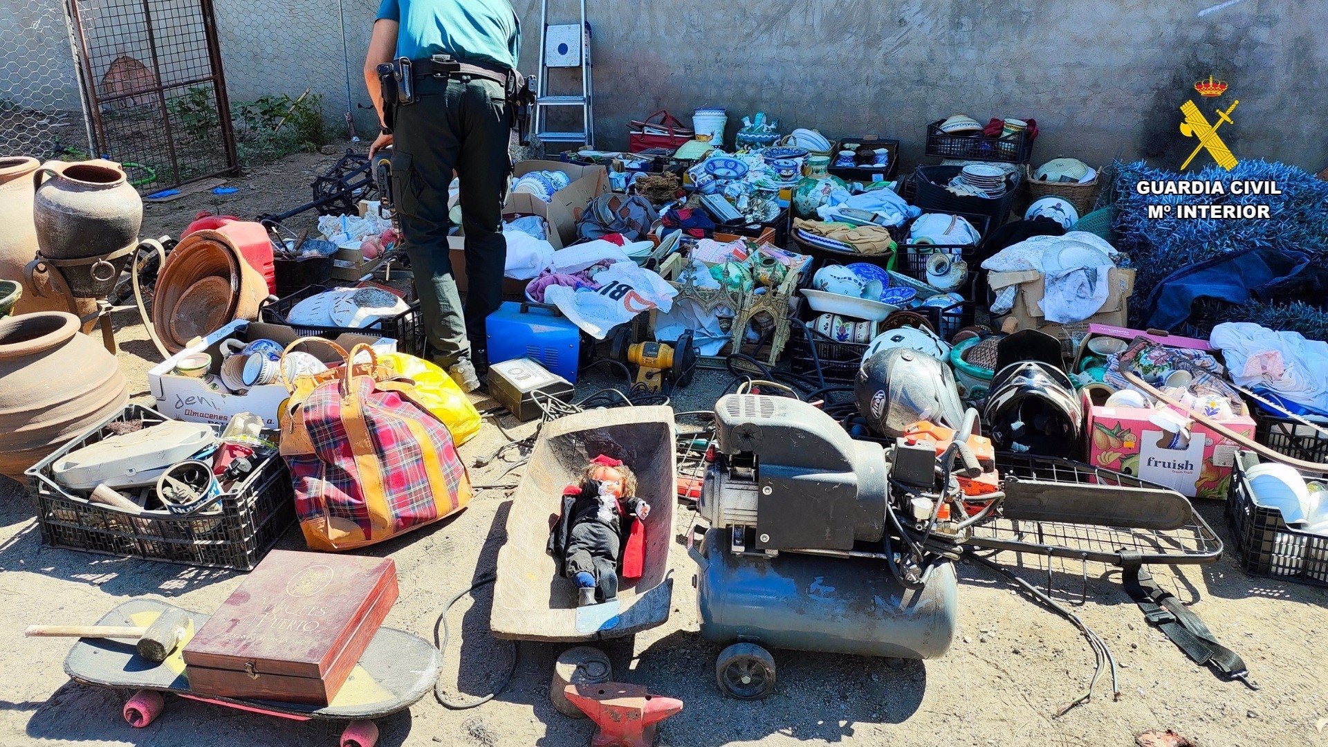 Detenido un hombre de 40 años por múltiples robos en Madroñera y localidades cercanas Detenido un hombre de 40 años por múltiples robos en Madroñera y localidades cercanas