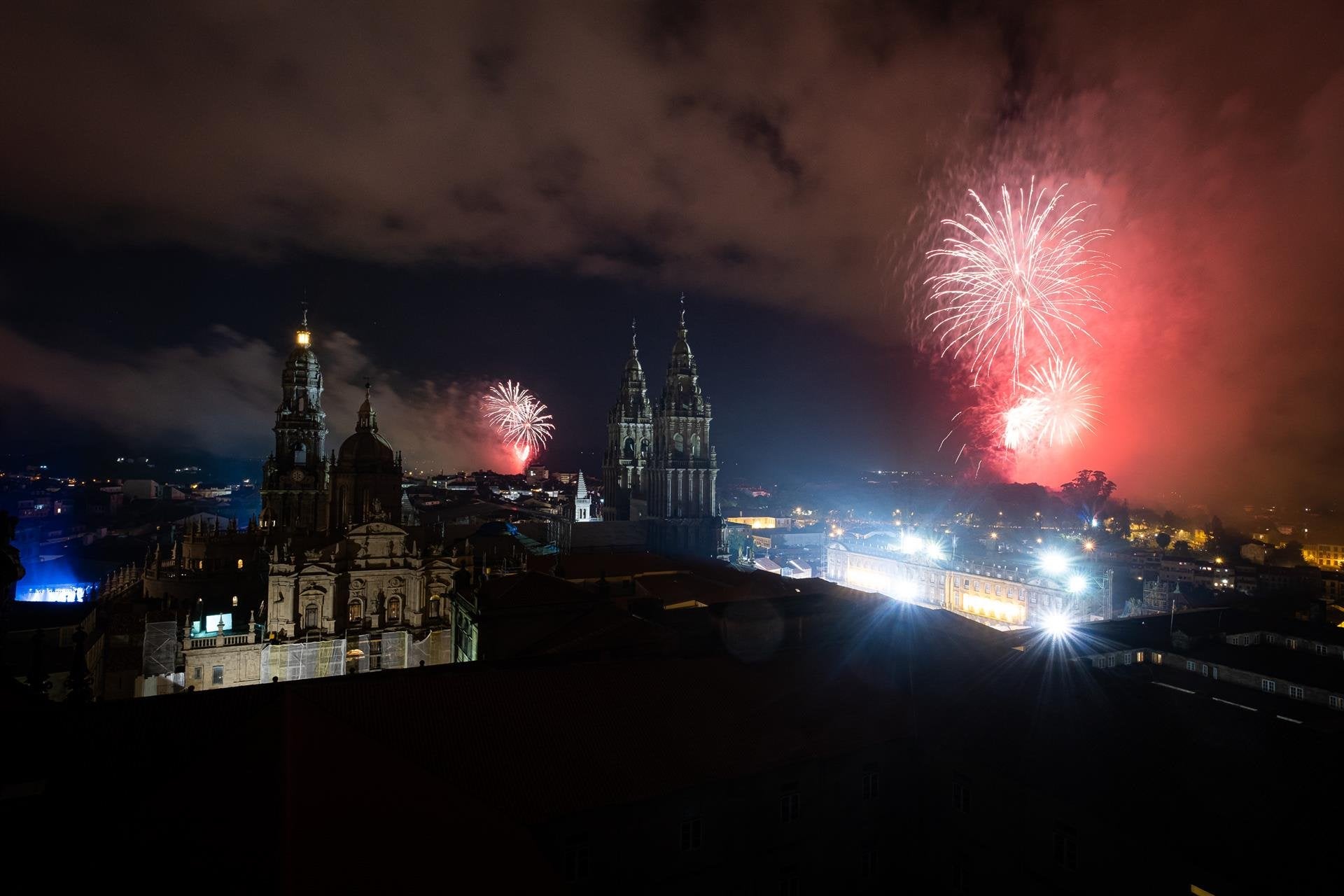 El gobierno local de Santiago estudiará que vuelva el espectáculo de videomapping a la Plaza del Obradoiro en próximas fiestas del Apóstol "respetando el Patrimonio" El gobierno local de Santiago estudiará que vuelva el espectáculo de videomapping a la Plaza del Obradoiro en próximas fiestas del Apóstol "respetando el Patrimonio"