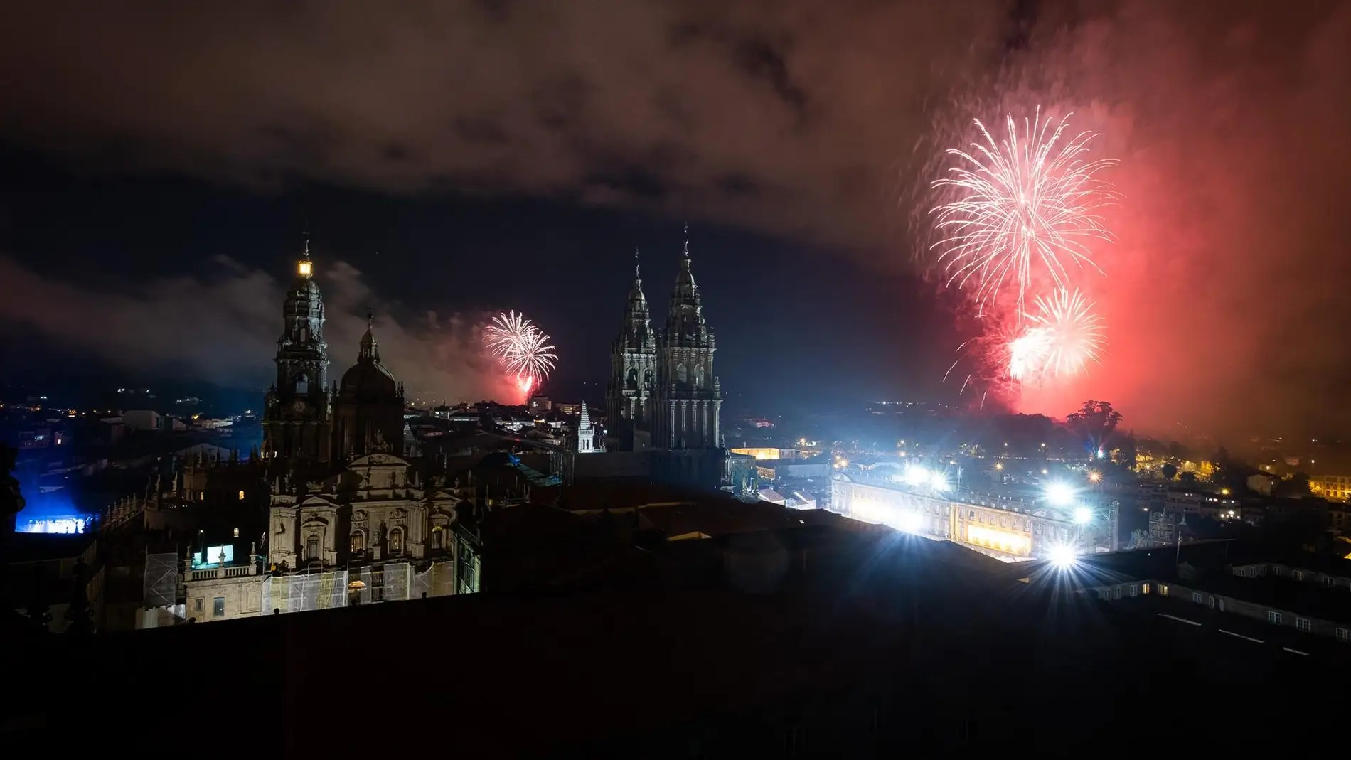 El gobierno local de Santiago estudiará que vuelva el espectáculo de videomapping a la Plaza del Obradoiro en próximas fiestas del Apóstol "respetando el Patrimonio" El gobierno local de Santiago estudiará que vuelva el espectáculo de videomapping a la Plaza del Obradoiro en próximas fiestas del Apóstol "respetando el Patrimonio"