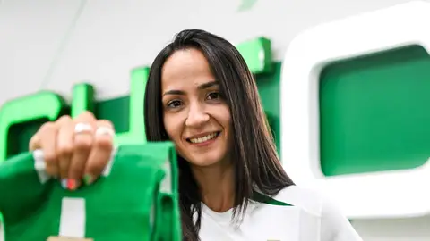 El Elche CF Femenino se apunta la vuelta de Elisa Tomé y renueva a Sara Micó Elisa Tomé es la octava incorporación del Elche CF Femenino y Sara Micó la quinta renovación.