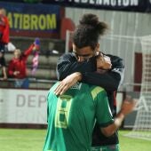 Gabi Sanín e Viti despois da eliminación co Arosa