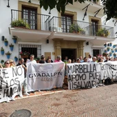 Concentración empleados Guadalpín Banús en el Ayuntamiento de Marbella Concentración empleados Guadalpín Banús en el Ayuntamiento de Marbella