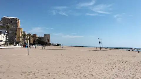 Reabren las playas de la Pobla de Farnals tras confirmarse la calidad del agua para el baño Reabren las playas de la Pobla de Farnals tras confirmarse la calidad del agua para el baño