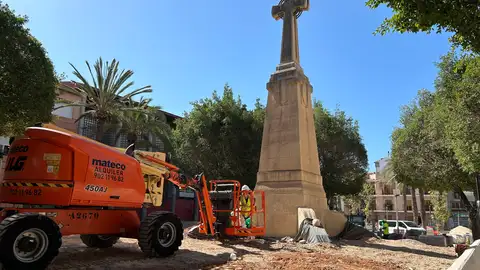 La renovada plaza del Paseo de Germanías de Elche estará lista tras el verano. La renovada plaza del Paseo de Germanías de Elche estará lista tras el verano.