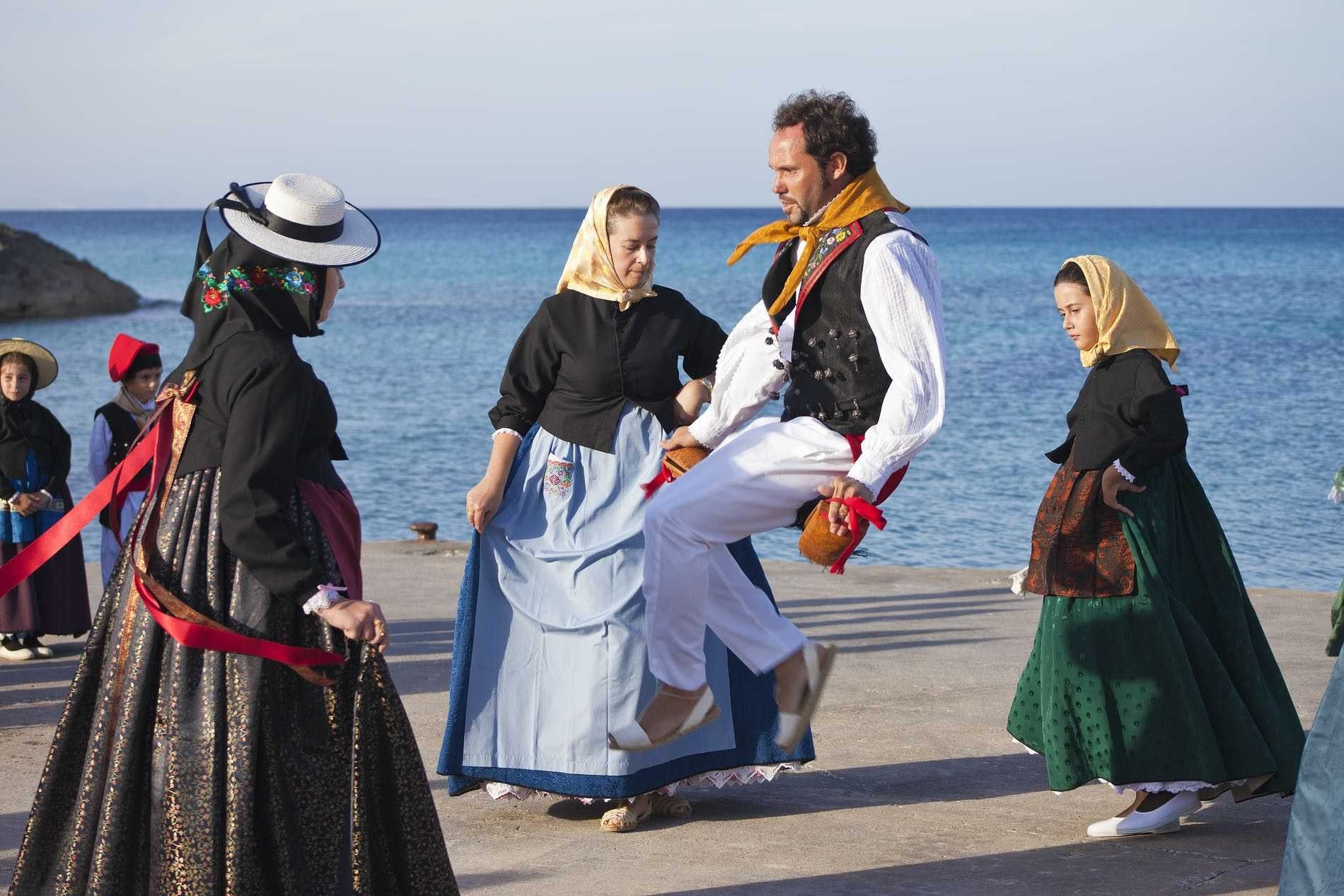 Las Festes de Sant Jaume se convierten en protagonistas del cuarto Formentera al día de julio Las Festes de Sant Jaume se convierten en protagonistas del cuarto Formentera al día de julio