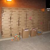 Cajas llenas de cajetillas de tabaco intervenidas por la Guardia Civil