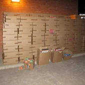 Cajas llenas de cajetillas de tabaco intervenidas por la Guardia Civil Cajas llenas de cajetillas de tabaco intervenidas por la Guardia Civil