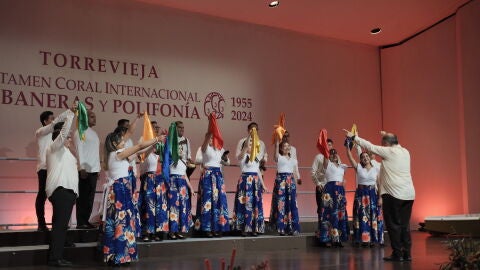Actuaci&oacute;n de la Coral Faces-Ula (M&eacute;rida, Venezuela) en la primera velada de competici&oacute;n del certamen