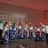 Actuación de la Coral Faces-Ula (Mérida, Venezuela) en la primera velada de competición del certamen Actuación de la Coral Faces-Ula (Mérida, Venezuela) en la primera velada de competición del certamen
