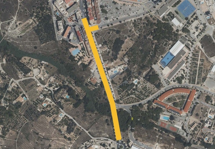L’Alfàs del Pi dotará de carril bici la calle Ferreria para conectar los itinerarios ciclistas existentes L’Alfàs del Pi dotará de carril bici la calle Ferreria para conectar los itinerarios ciclistas existentes