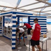 Los alumnos del programa ‘T’Avalem Benidorm Sostenible’ realizarán acciones de educación medioambiental en las playas