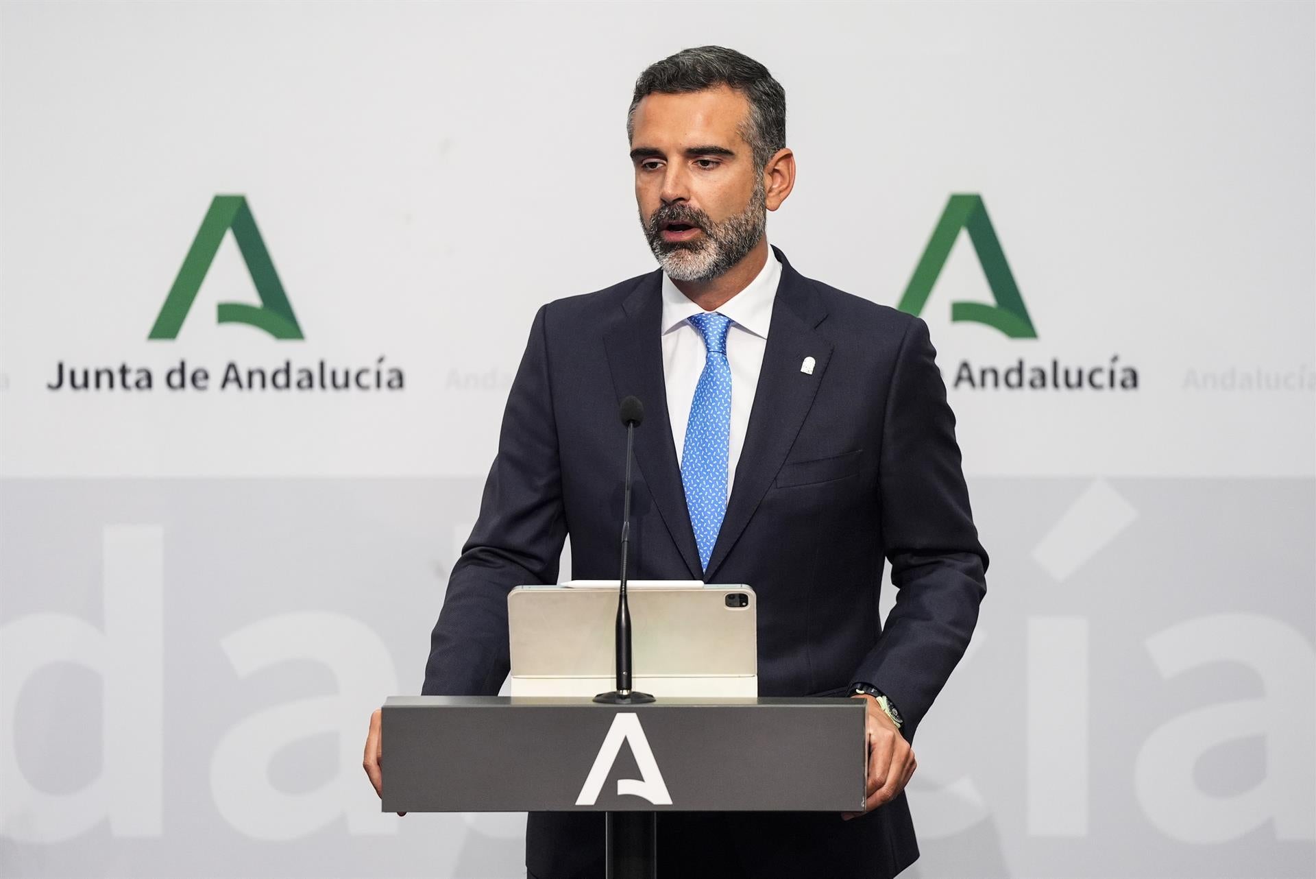 La Junta sobre la conferencia de presidentes: "Si Sánchez no lo hace por las buenas, será el Supremo quien le obligue" La Junta sobre la conferencia de presidentes: "Si Sánchez no lo hace por las buenas, será el Supremo quien le obligue"