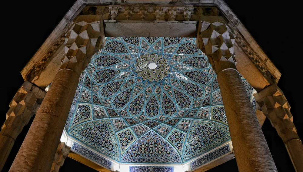 Mausoleo del poeta Hafez en Shiraz, Irán Mausoleo del poeta Hafez en Shiraz, Irán